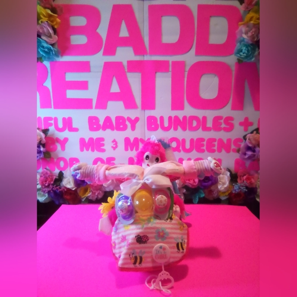 ((SOLD)) #150ππΌMOTORCYCLE DIAPER CAKE ("FOR A BABY GIRL") - Picture 3 of 10